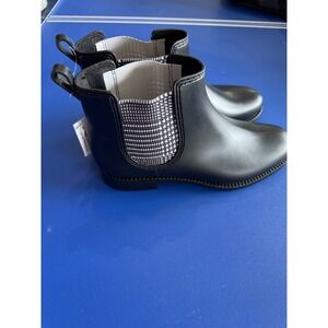 Woman Ferrera Couture Black Slip In Rain Boots Size 8 missing 1 Inside Sole Pad